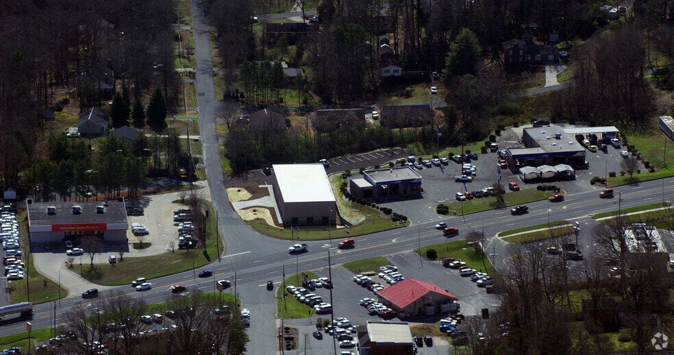 More Photos Of 724 E Dixie Dr, Asheboro Storefront For Sale