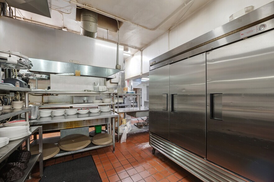 More Photos Of 8032 4th St NW, Albuquerque Restaurant For Sale