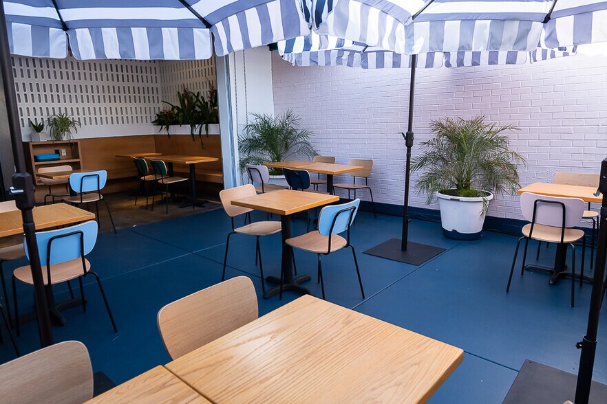 More Photos Of 452-456 N Fairfax Ave, Los Angeles Storefront For Lease