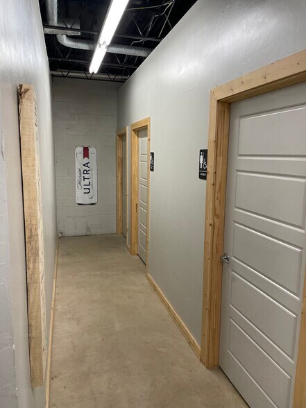 More Photos Of 938 N Flood Ave, Norman General Retail For Sale