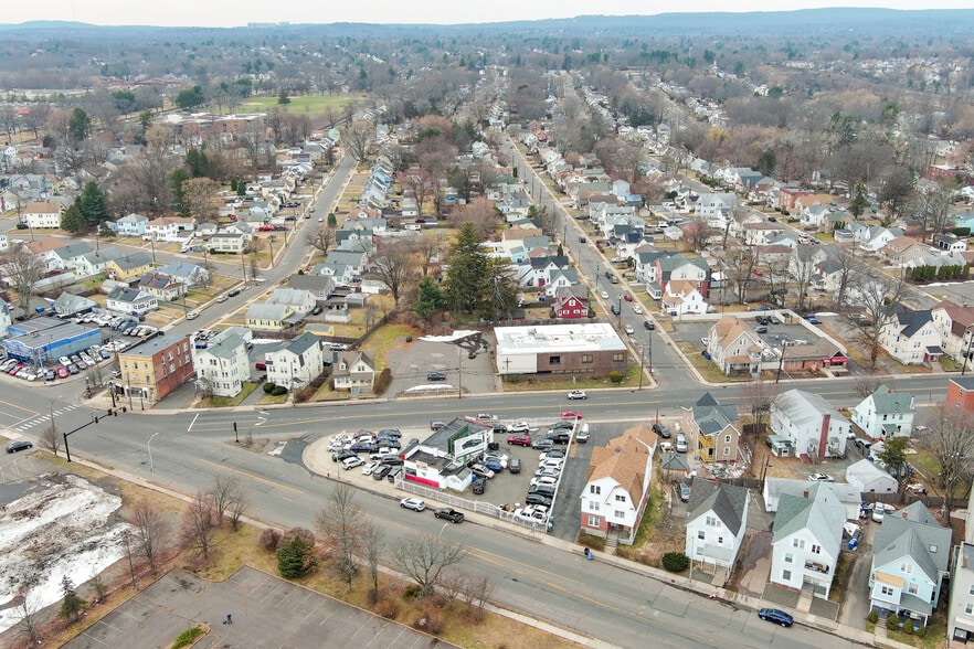 More Photos Of 385 New Park Ave, Hartford Auto Repair For Sale