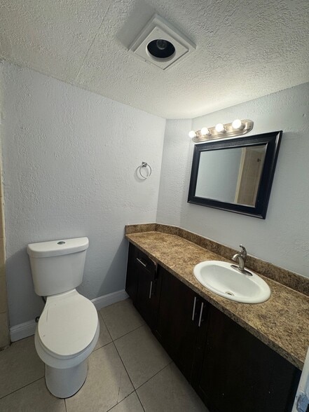 More Photos Of 1741 SW 40th Ter, Fort Lauderdale Apartments For Sale