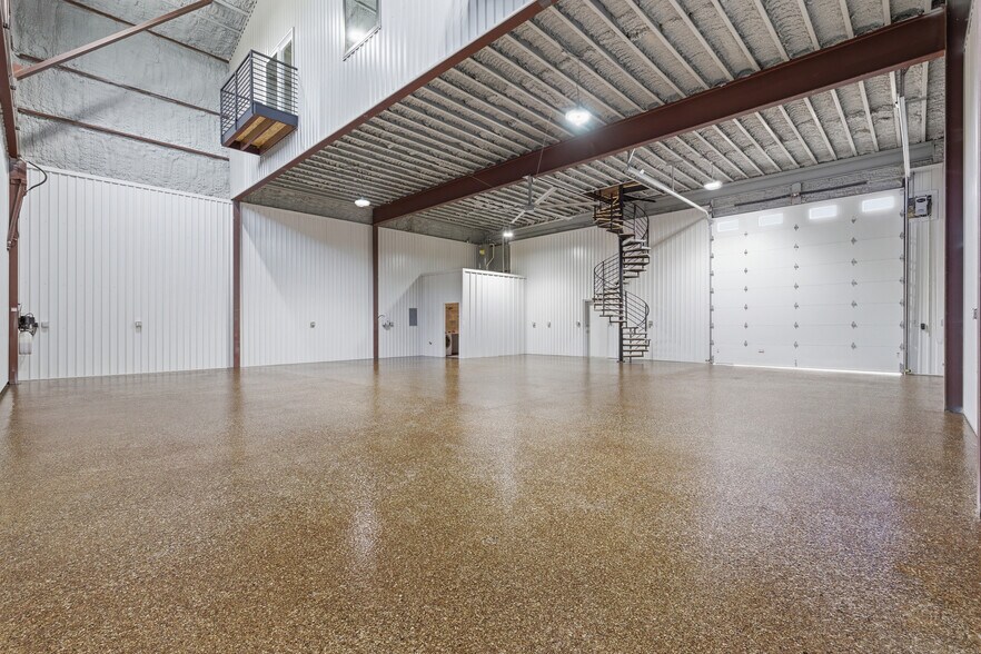 More Photos Of 15850 Salado Airport Rd, Salado Airplane Hangar For Sale