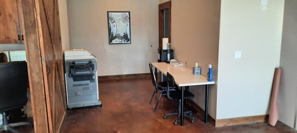 More Photos Of 4684-4688 W Chinden Blvd, Boise Freestanding For Lease