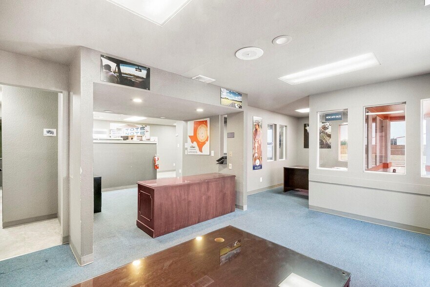 More Photos Of 240 Exchange St, Burleson Auto Dealership For Sale
