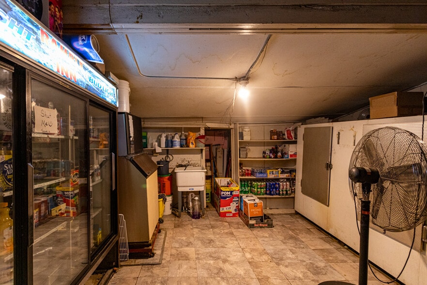 More Photos Of 13899 MT HIGHWAY 200 Hwy, Sun River Bar For Sale