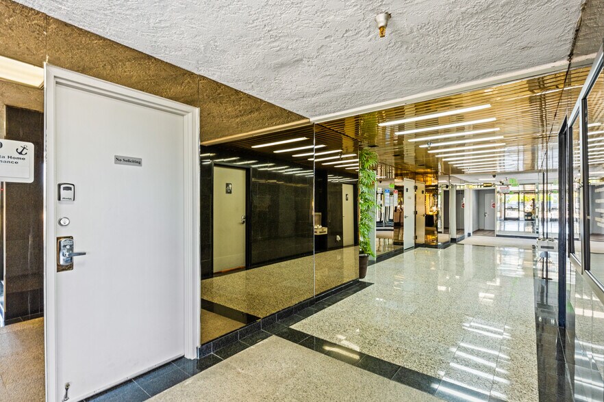 More Photos Of 20422 Beach Blvd, Huntington Beach Office For Sale