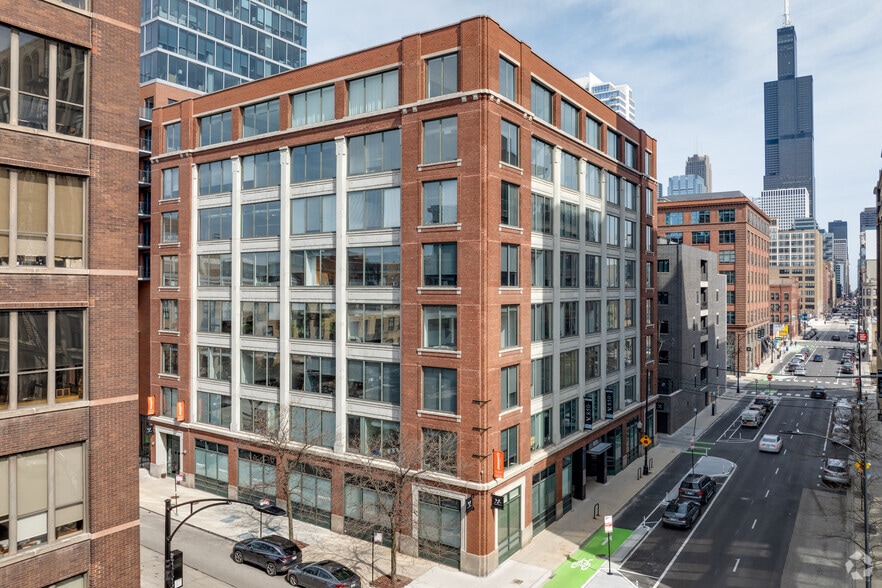 More Photos Of 850 W Jackson Blvd, Chicago Office For Lease