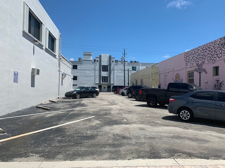 More Photos Of 113-117 S 21st Ave, Hollywood Medical For Lease