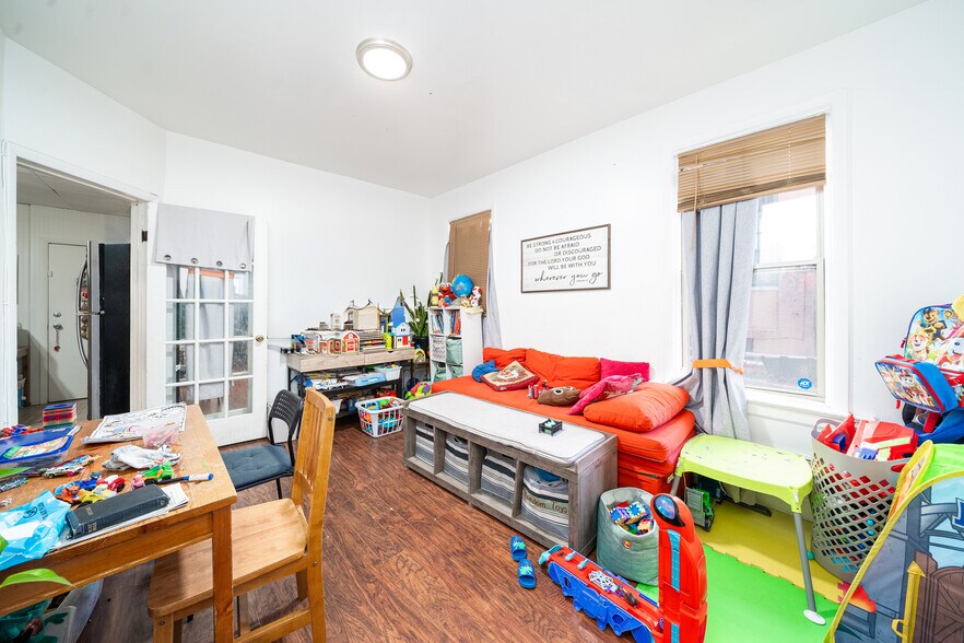 More Photos Of 103-105 Devon St, Kearny Apartments For Sale