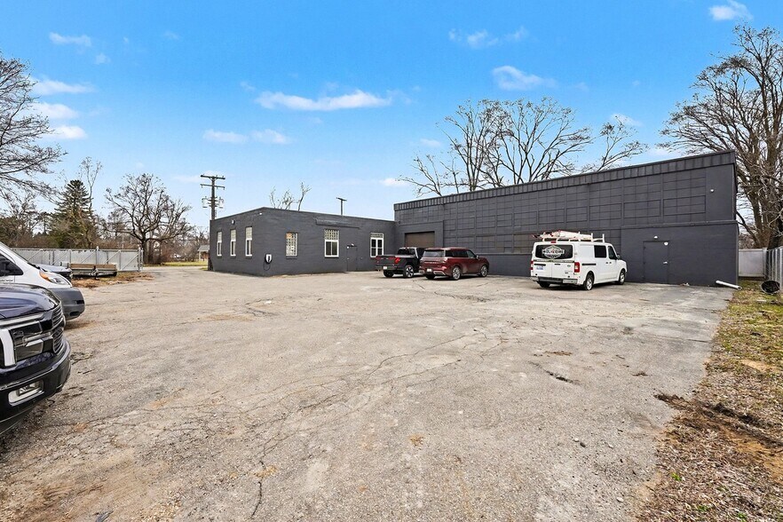 More Photos Of 5650 Jamestown Rd, Shelby Township Warehouse For Sale