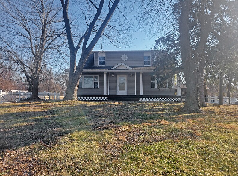 More Photos Of 8044 N Illinois St, Caseyville Office For Sale