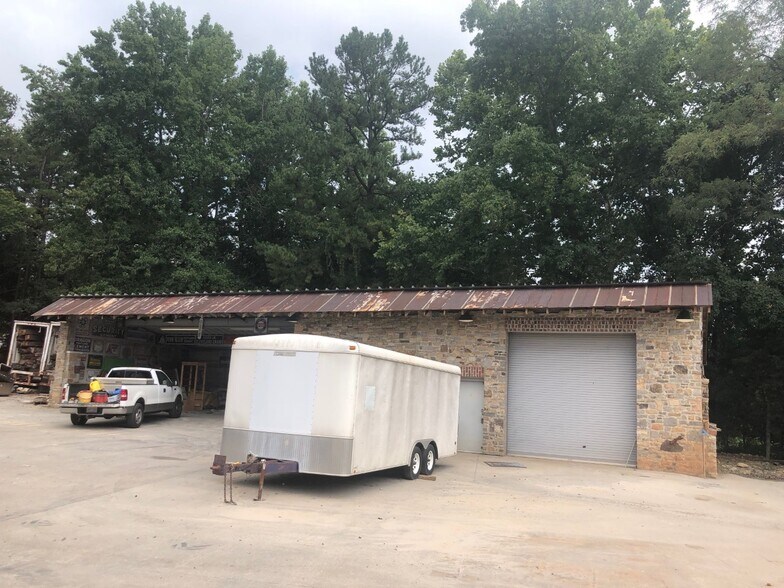 More Photos Of 715 Oak Ridge Farm Hwy, Mooresville Warehouse For Sale
