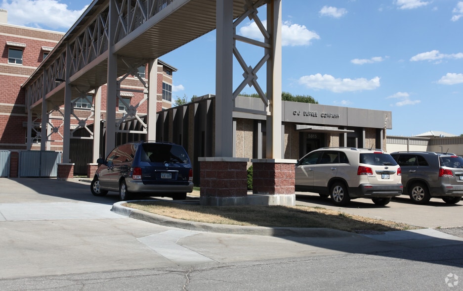 More Photos Of 5815 Outlook St, Mission Warehouse For Lease