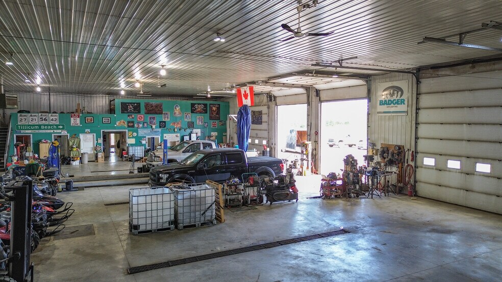 More Photos Of 40446 AB-56, Rochon Sands Service For Sale