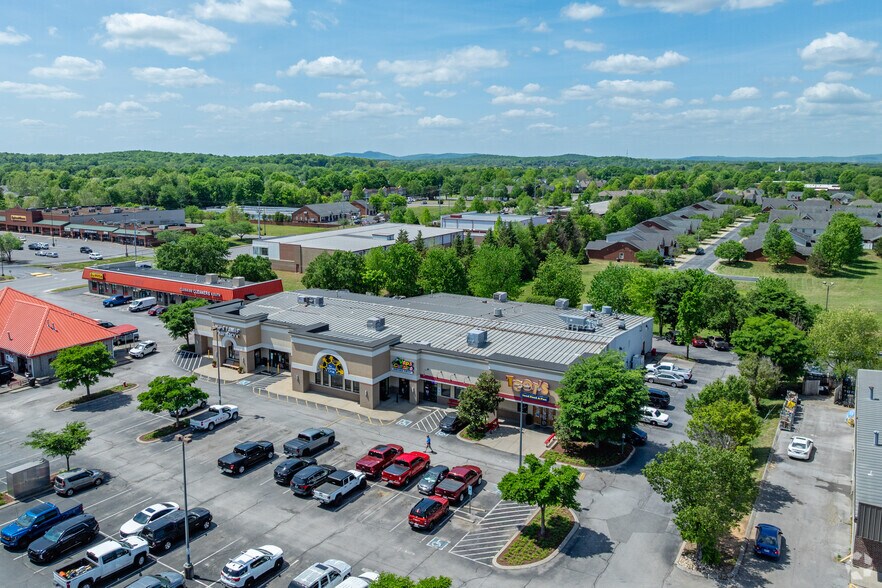 More Photos Of 2992-2994 S Church St, Murfreesboro Freestanding For Lease
