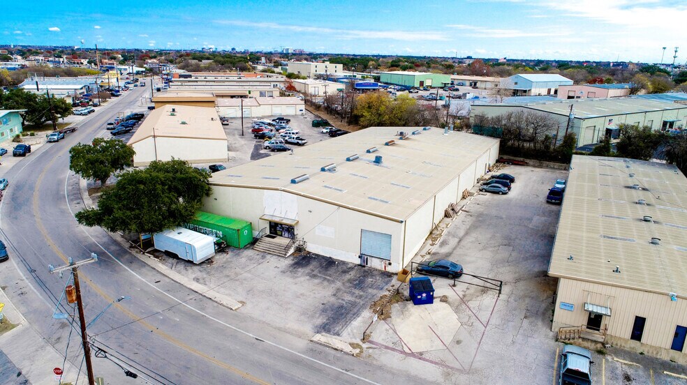 More Photos Of 7126 Eckhert Rd, San Antonio Light Manufacturing For Lease