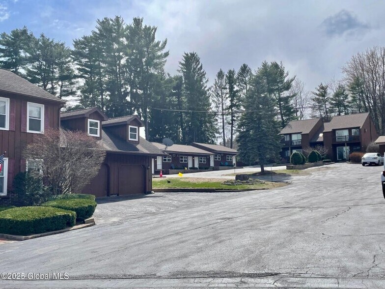 More Photos Of 1545 Us-9, Lake George Hospitality For Sale