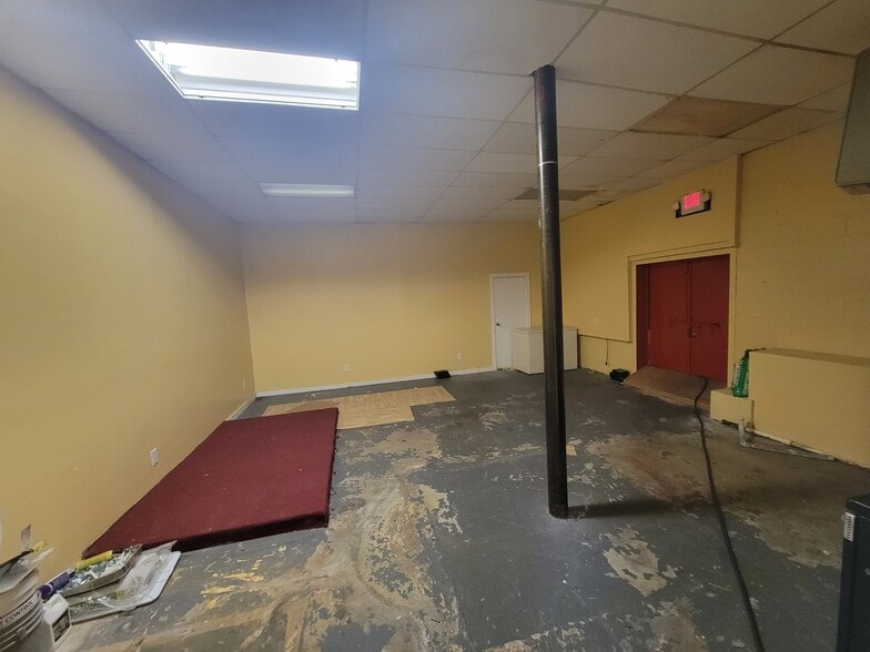More Photos Of 166 Gorham St, Lowell Storefront Retail Office For Lease