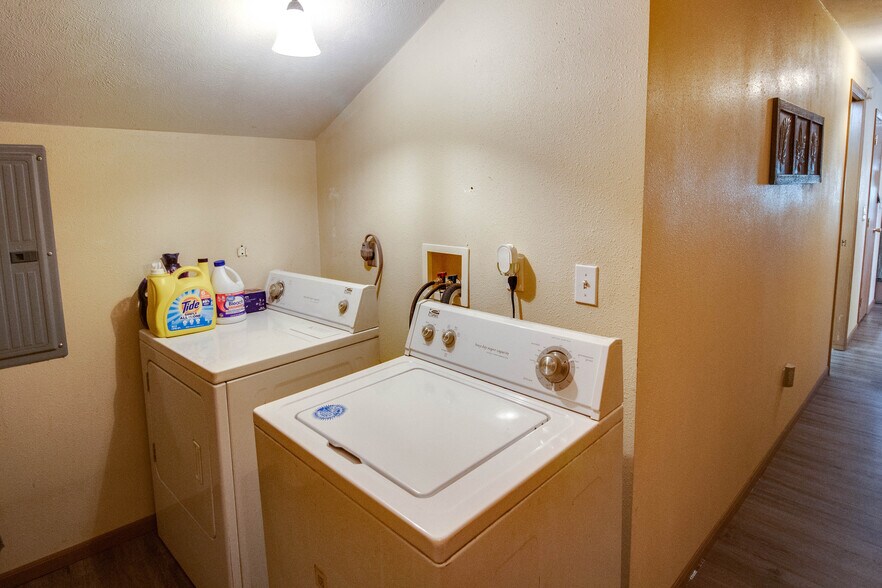 More Photos Of 15281 IL-109, Dow Specialty For Sale