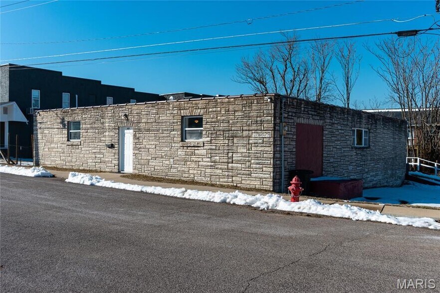 More Photos Of 605 E Main Ave, Cuba Storefront Retail Residential For Sale