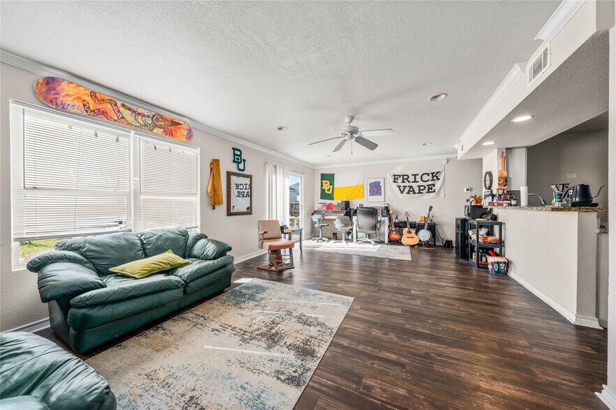 More Photos Of 2537 S 3rd St, Waco Apartments For Sale