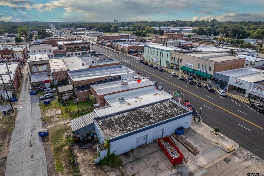 More Photos Of 114 W Broad St, Mineola Storefront For Sale