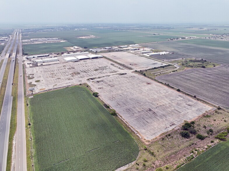 More Photos Of 4599 I-69, Robstown Manufacturing For Lease