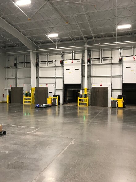 More Photos Of 41 Browne St, Oneonta Warehouse For Lease