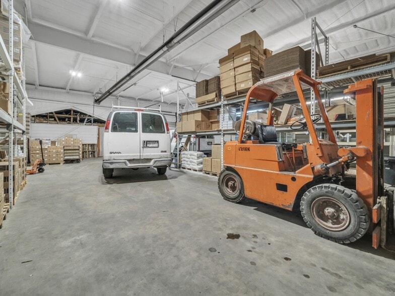 More Photos Of 4018 12th St NW, Canton Light Manufacturing For Sale