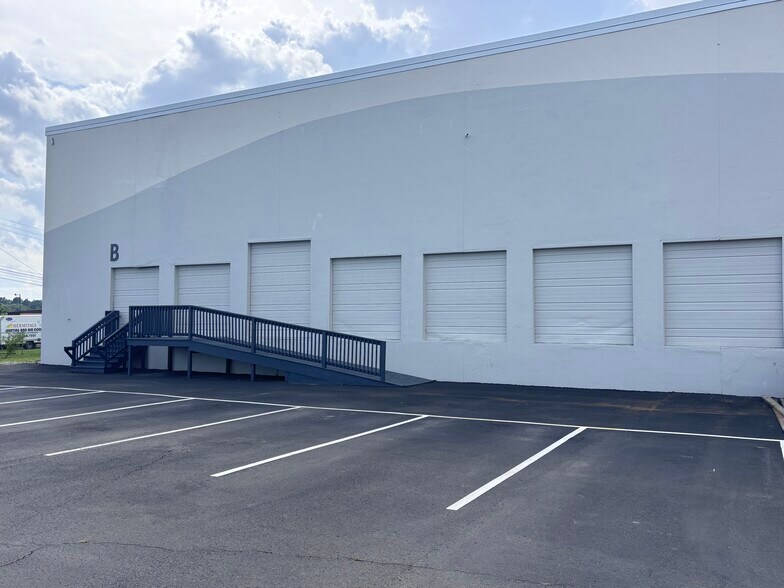 More Photos Of 490 Industrial Dr, Mount, Mount Juliet Warehouse For Lease
