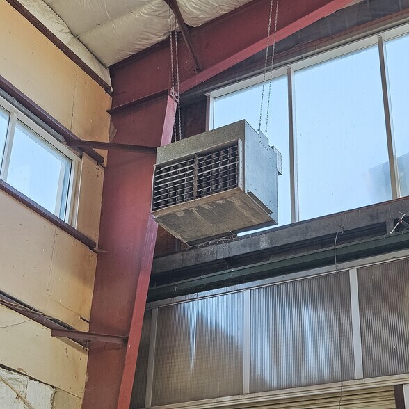 More Photos Of 350 Center St, Grayslake Warehouse For Sale