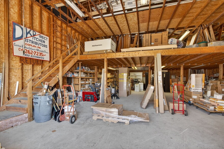 More Photos Of 5585 MacArthur Rd, Whitehall Showroom For Sale