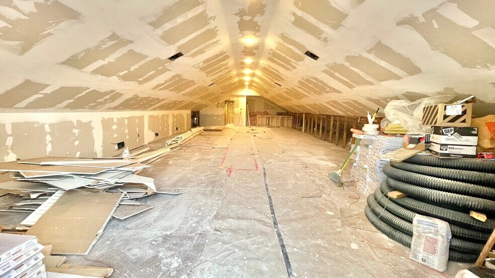 More Photos Of 860 Orange Ave, West Haven Auto Dealership For Lease