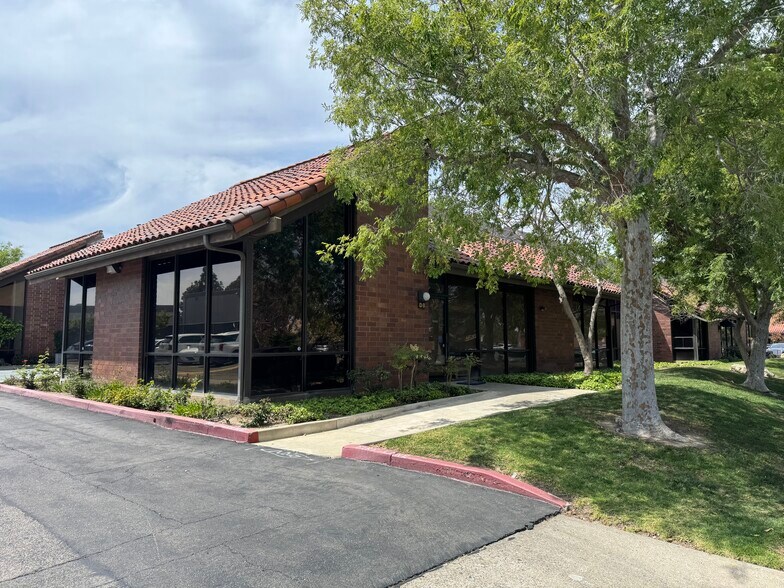 Primary Photo Of 245 Fischer Ave, Costa Mesa Light Manufacturing For Sale