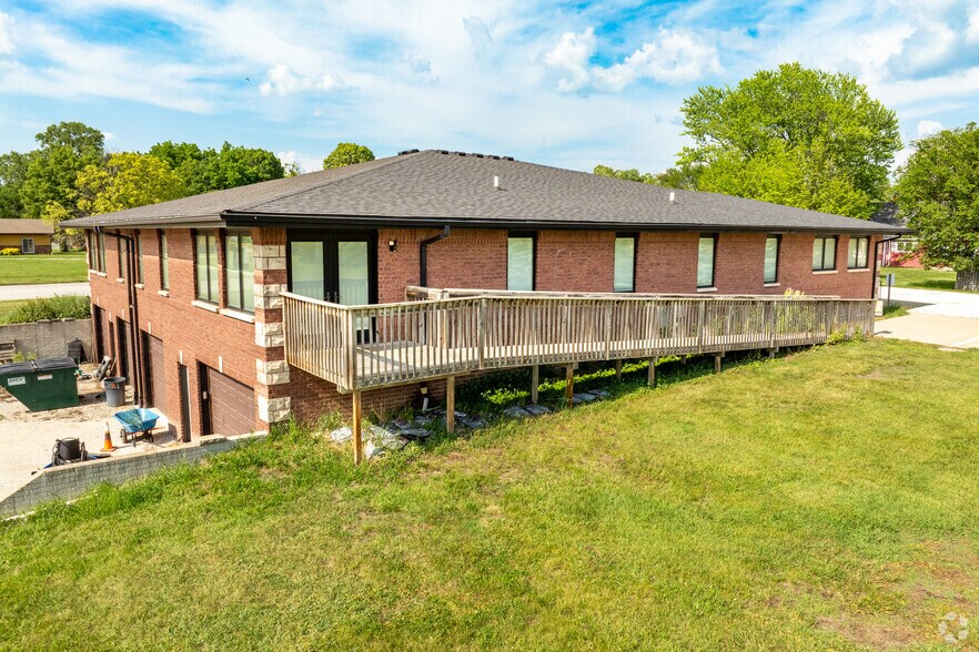 More Photos Of 820 W Summit St, Winterset Medical For Sale