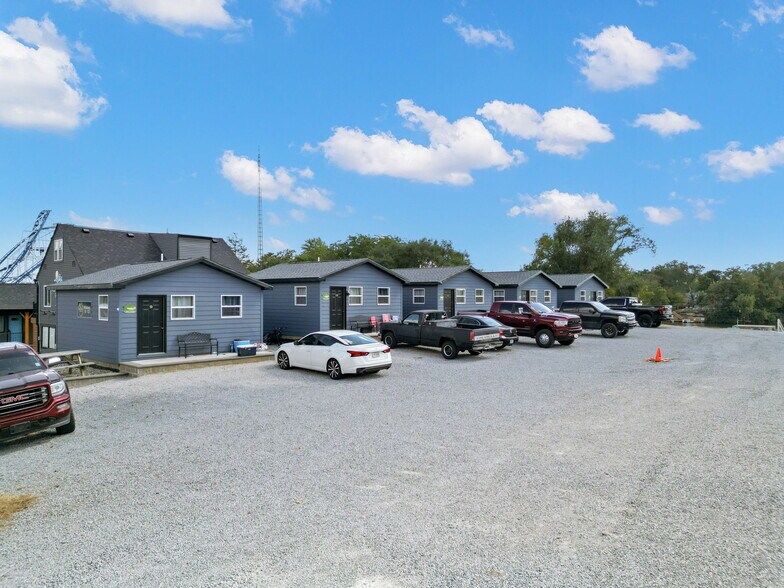 More Photos Of 4983 E Indiana Beach Rd, Monticello Hotel For Sale