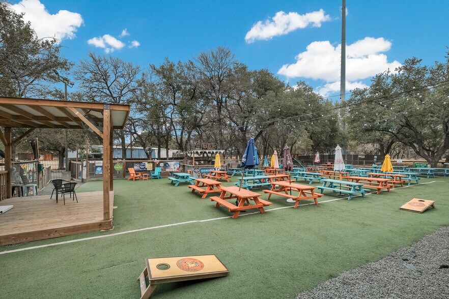 More Photos Of 13838 Jones Maltsberger Rd, San Antonio Restaurant For Sale