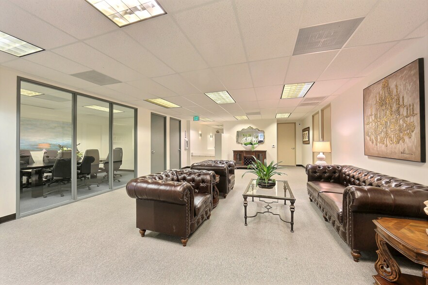 More Photos Of 415 Huntington Dr, San Marino Loft Creative Space For Lease