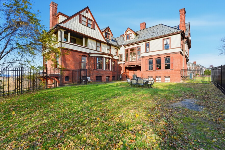 More Photos Of 270 Maple St, Springfield Hospitality For Sale