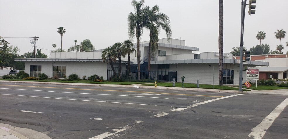 More Photos Of 5995-5997 Brockton Ave, Riverside Medical For Sale