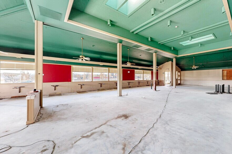 More Photos Of 3558 Wheaton Way, Bremerton Restaurant For Sale