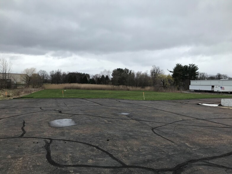 More Photos Of 429 Portage Blvd, Kent Warehouse For Sale