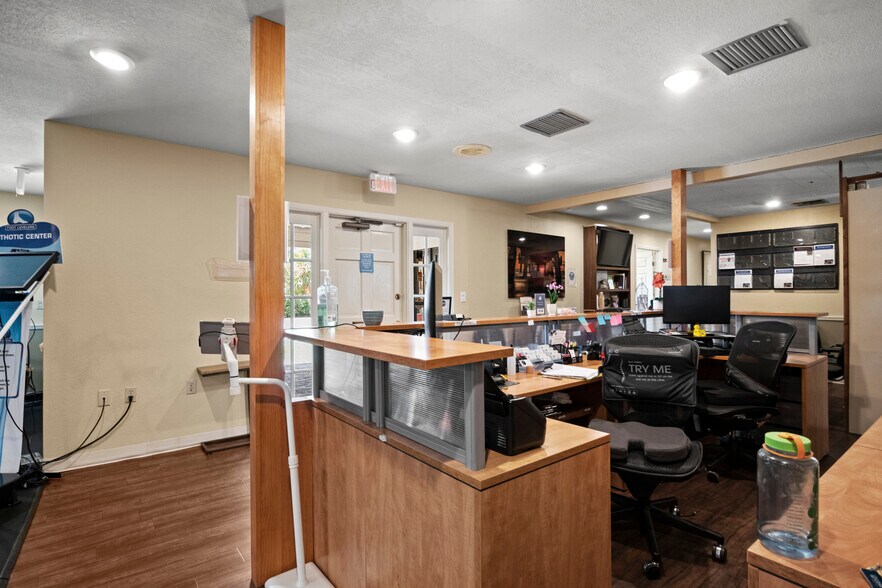 More Photos Of 1700 Dr. Martin Luther King, Jr. St N, Saint Petersburg Medical For Sale