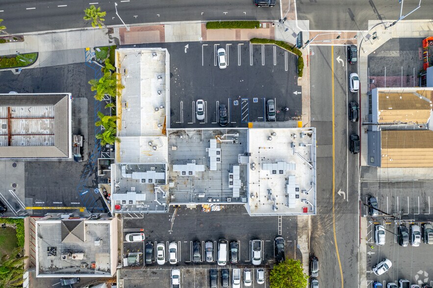 More Photos Of 1750 Newport Blvd, Costa Mesa Storefront For Lease