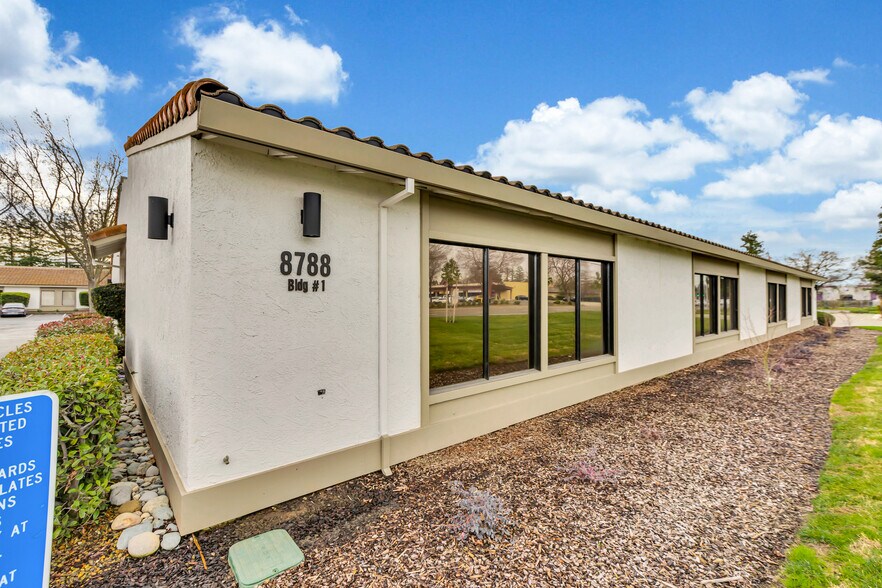 More Photos Of 8788 Elk Grove Blvd, Elk Grove Unknown For Lease