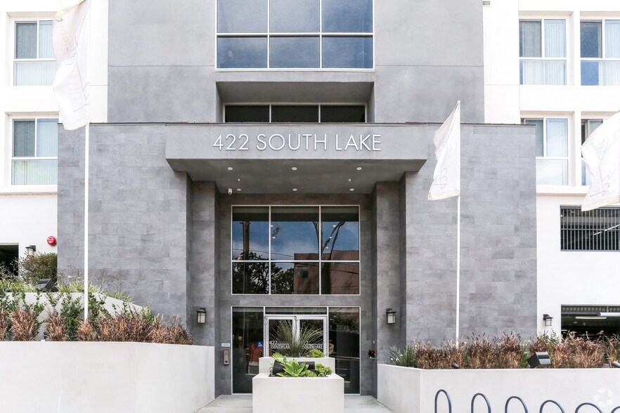 More Photos Of 422 S Lake St, Los Angeles Apartments For Sale