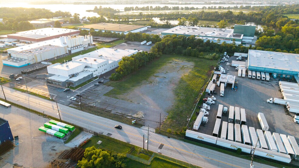 More Photos Of 9191 River Rd, Pennsauken Land For Lease