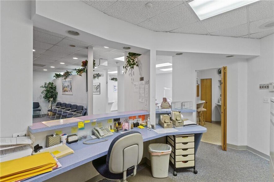 More Photos Of 1637 Mineral Spring Ave, North Providence Medical For Lease