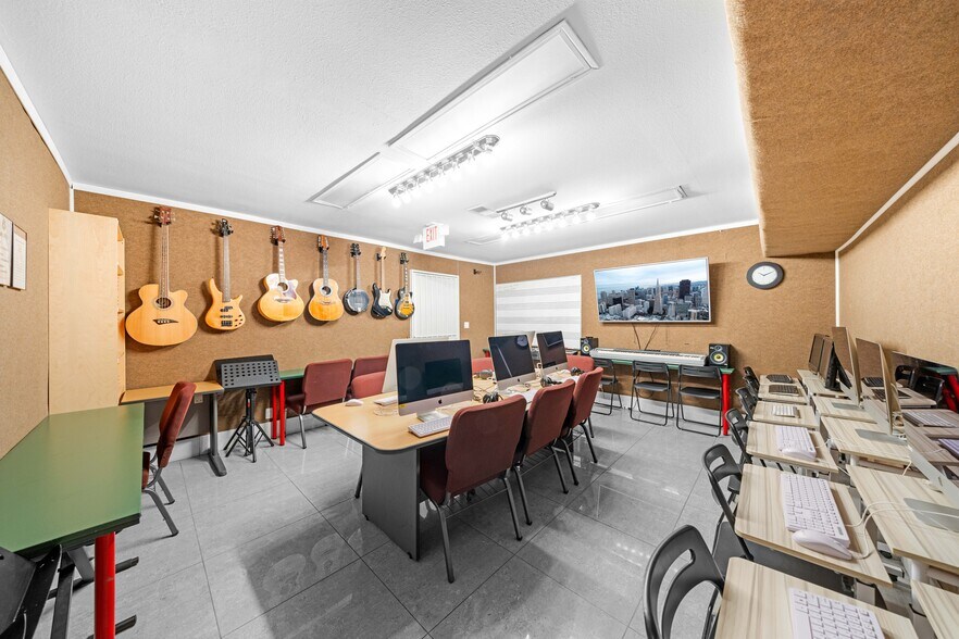 More Photos Of 4100 W Commonwealth Ave, Fullerton Office For Sale